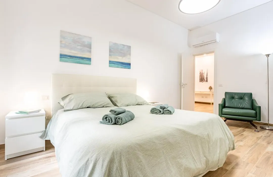 GuestHost - Vomero Deluxe Apartments-1